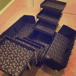 Large black caboodles train case